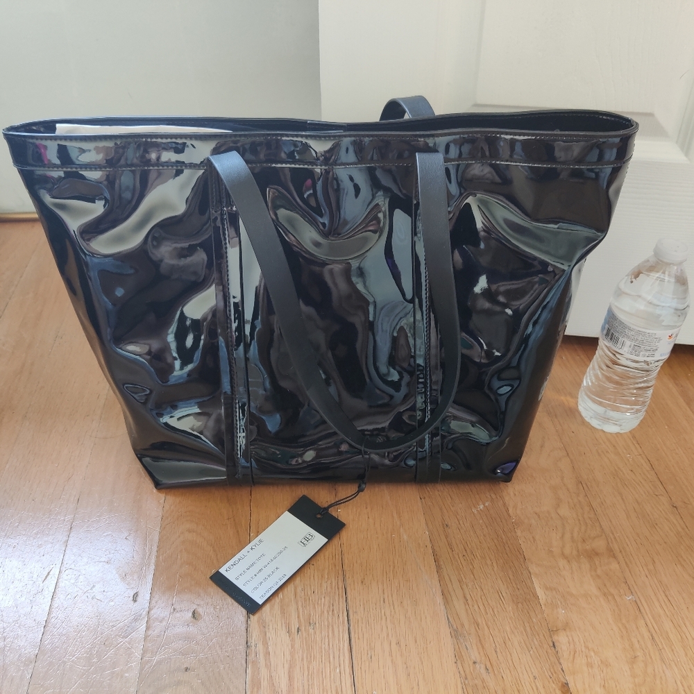 NWT Kendall & Kylie Tote Bag with small purse